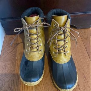 Duck Boots. Great condition. Keep your feet warm and dry